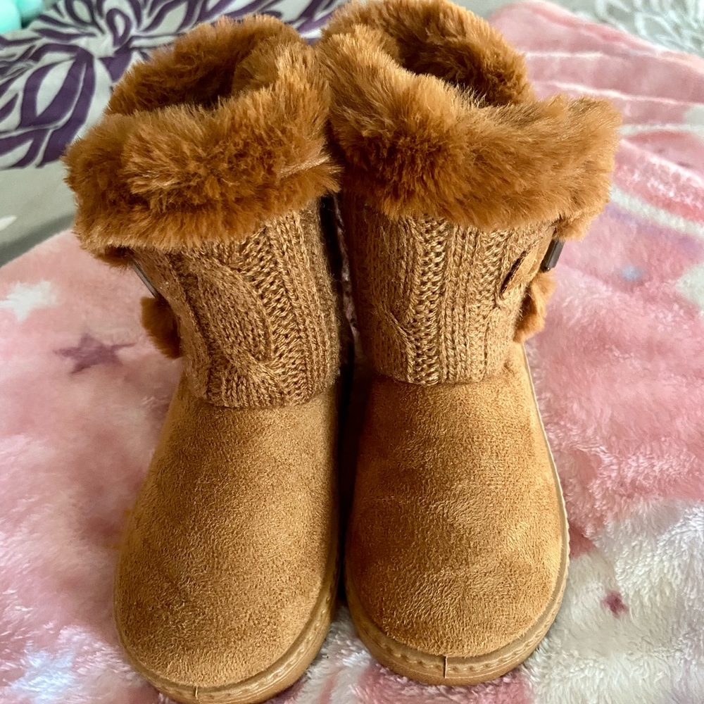 Toddler fur lined camel boots 6